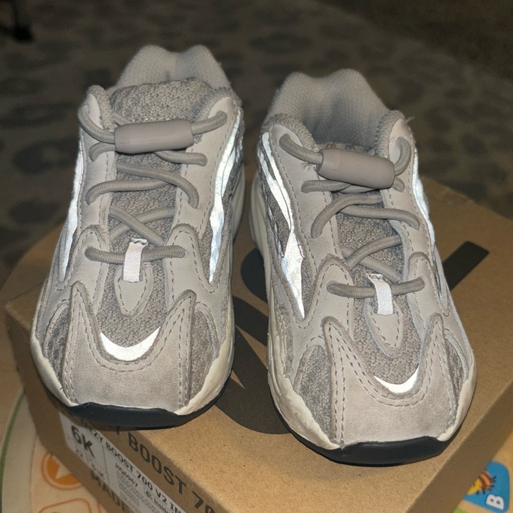 Yeezy Boost 700 V2 Infants Size 6C